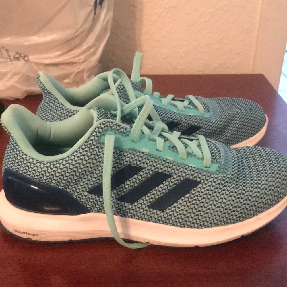 EUC Adidas Cloud foam